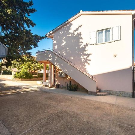 2-Bedroom Krk Apartment - Near Krk Beaches & Town! Krk Town Zewnętrze zdjęcie