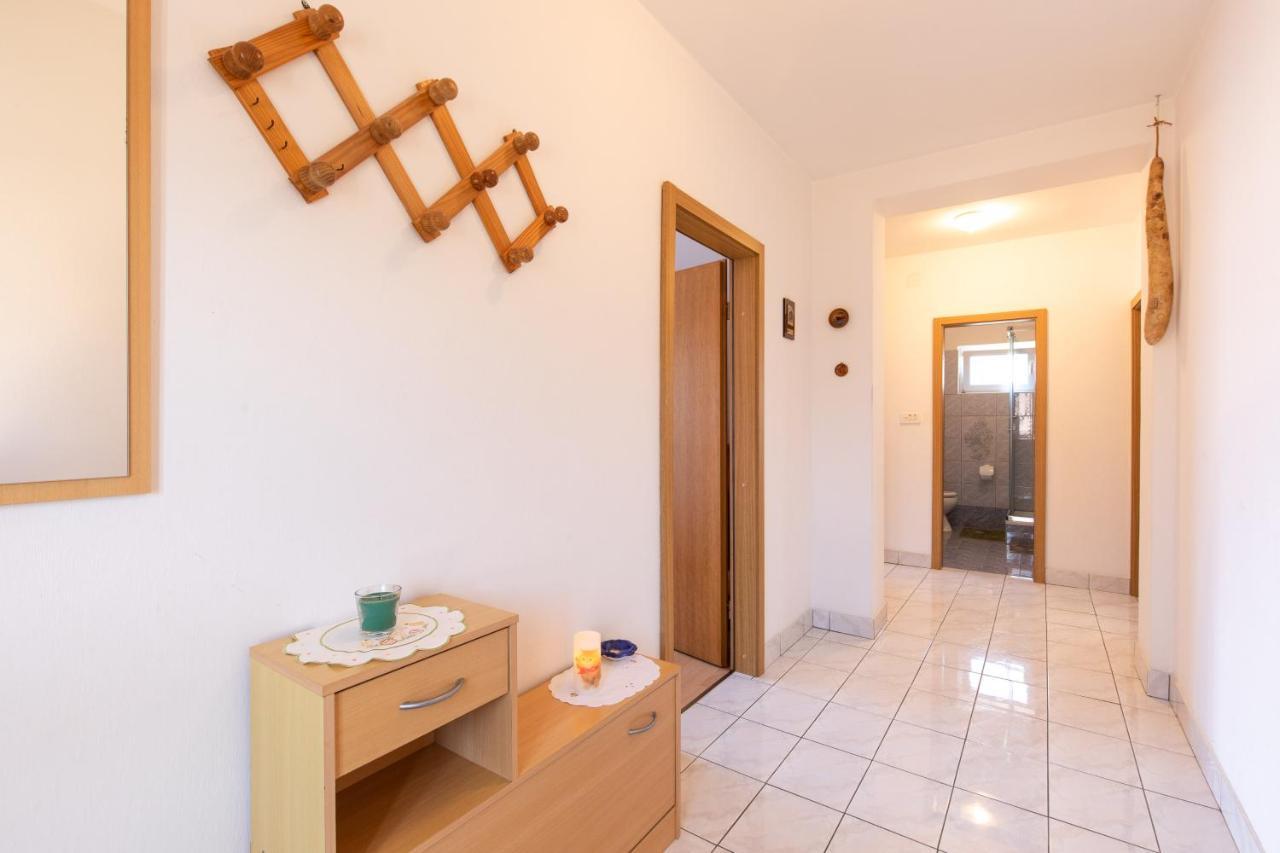 2-Bedroom Krk Apartment - Near Krk Beaches & Town! Krk Town Zewnętrze zdjęcie