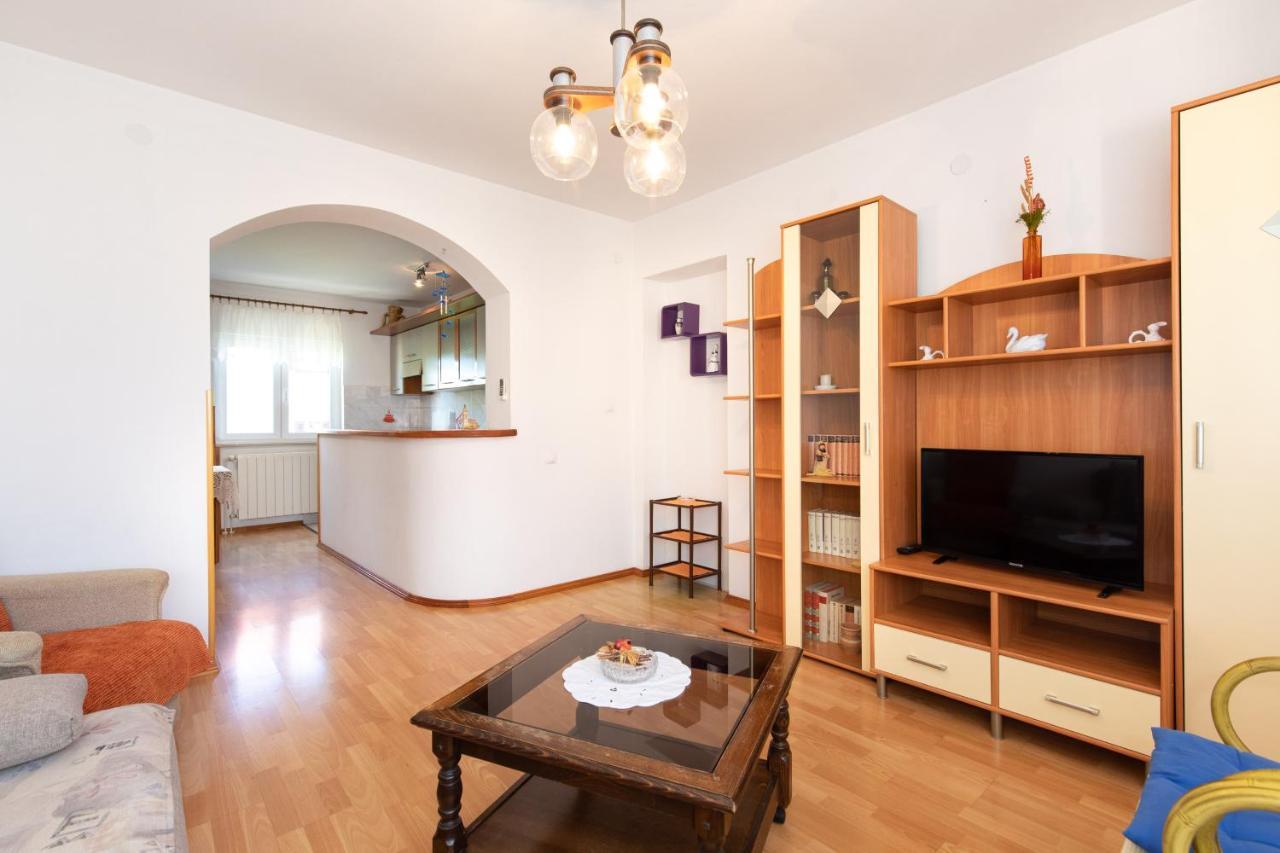 2-Bedroom Krk Apartment - Near Krk Beaches & Town! Krk Town Zewnętrze zdjęcie